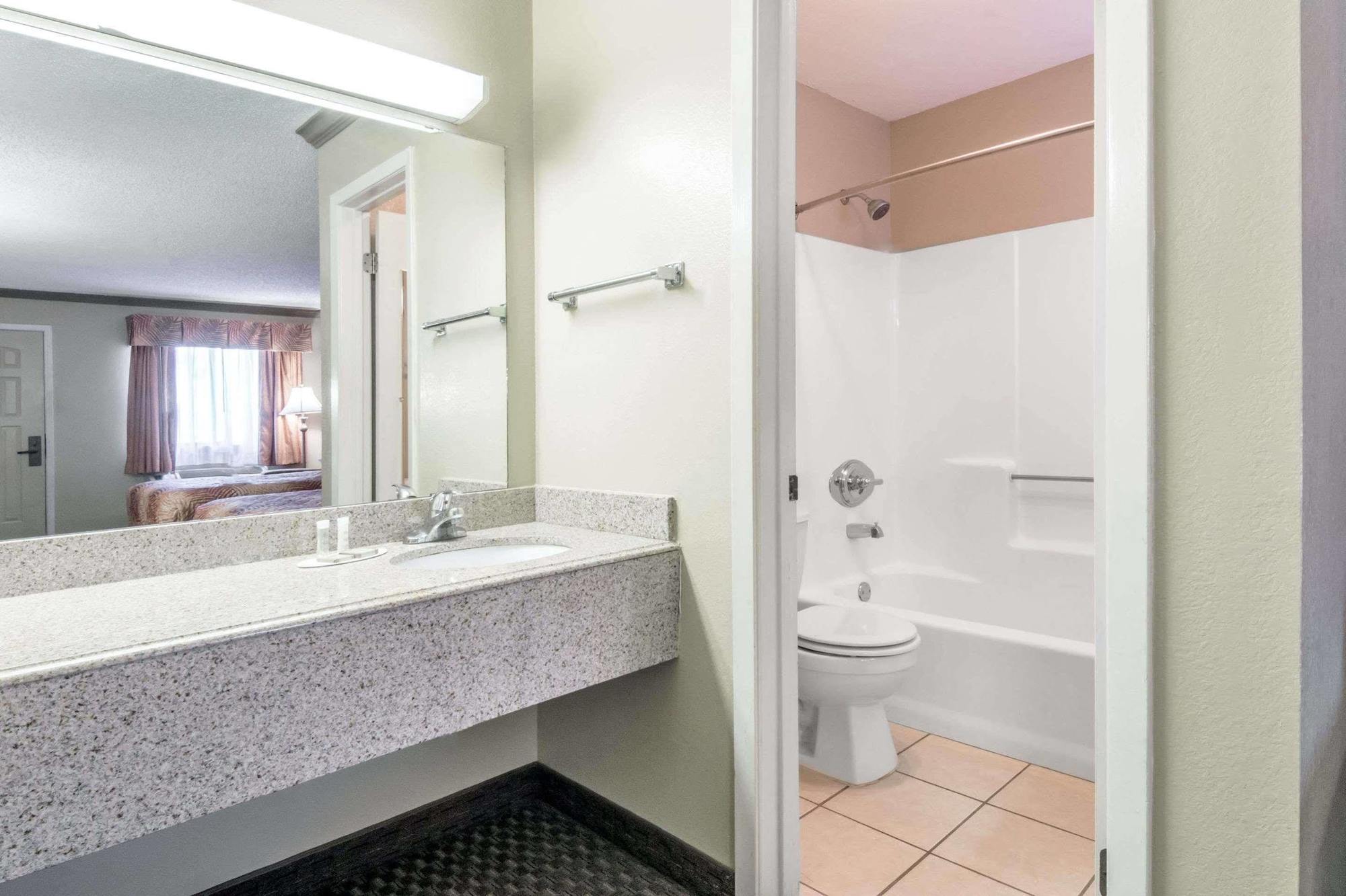 Hill Country Inn And Suite 코퍼러스 코브 외부 사진